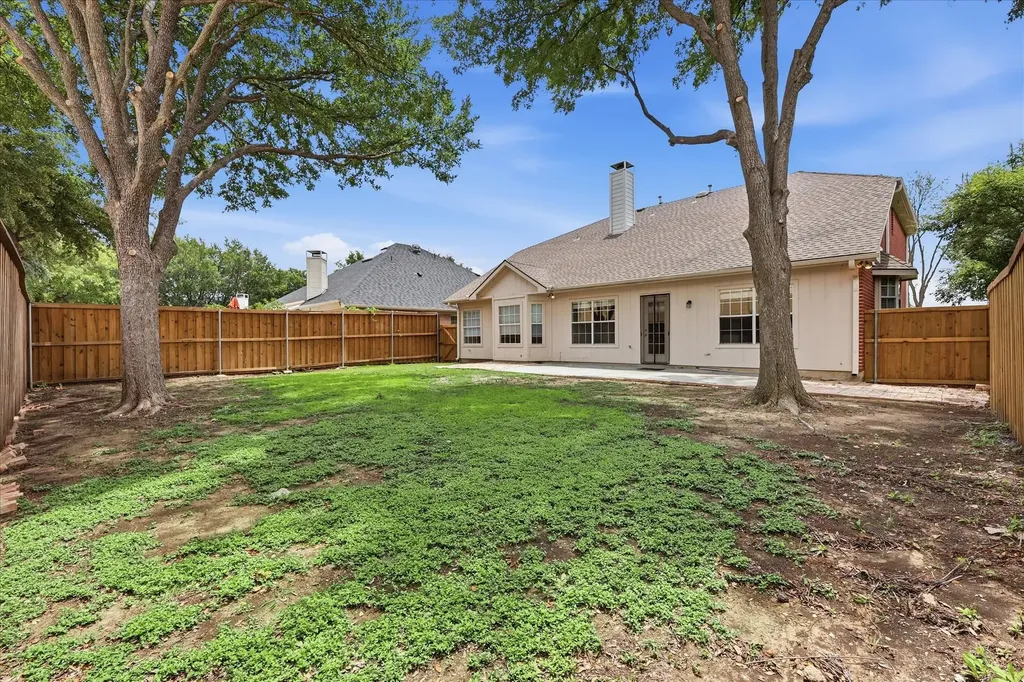 105 Dorsett Drive Irving TX 75063
