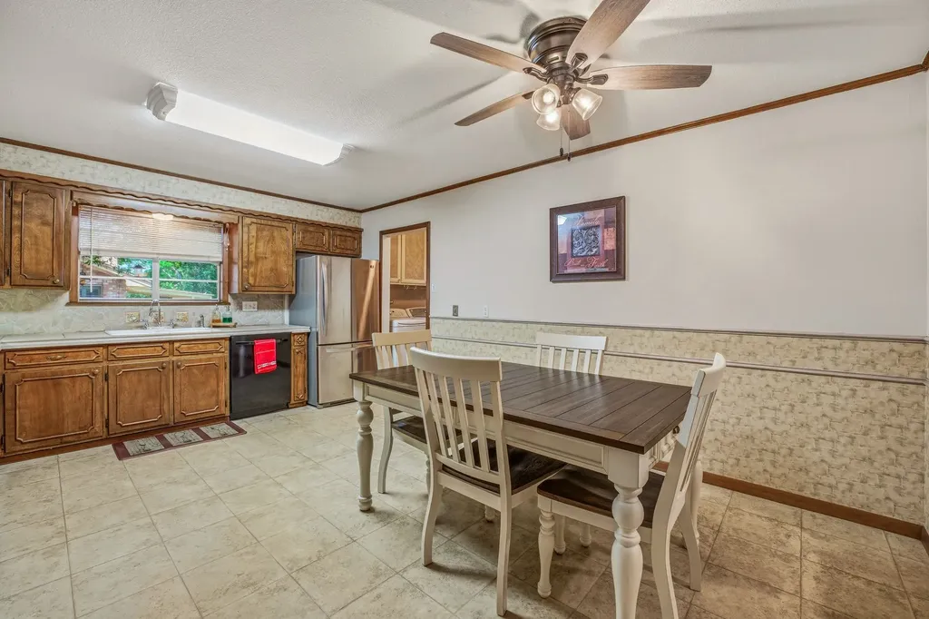 1335 N Lydia Street Stephenville TX 76401