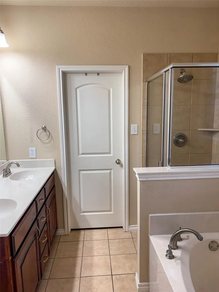 754 Peach Lane Burleson TX 76028