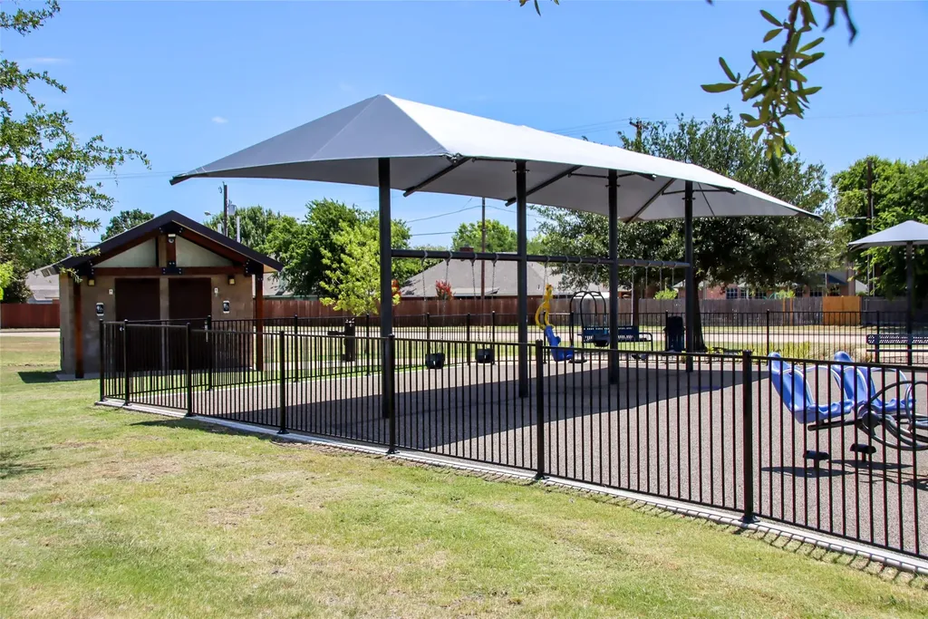 754 Peach Lane Burleson TX 76028