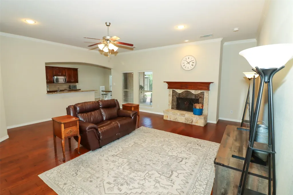 754 Peach Lane Burleson TX 76028
