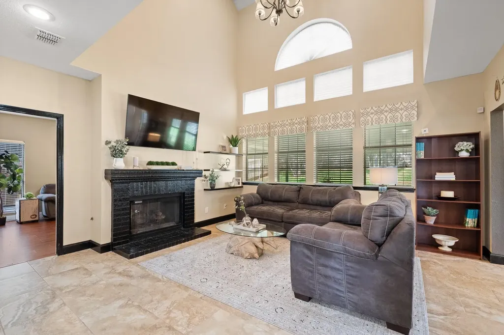 6000 Red Fern Drive Arlington TX 76001