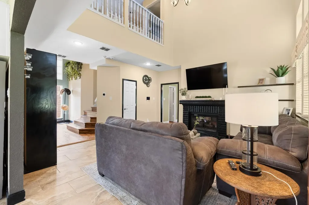 6000 Red Fern Drive Arlington TX 76001