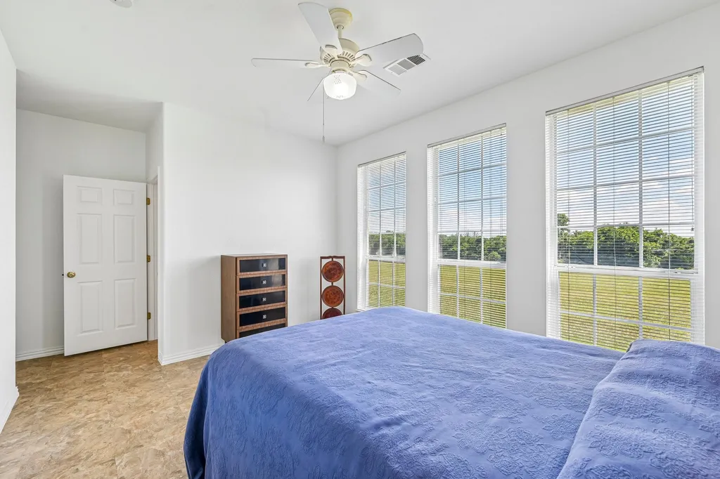 346 SE County Road 0090 Powell TX 75153