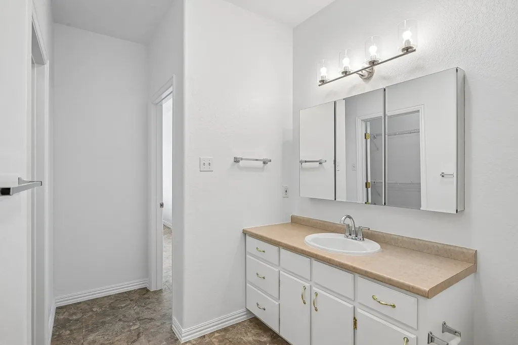 346 SE County Road 0090 Powell TX 75153