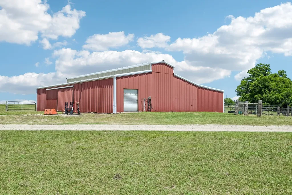 346 SE County Road 0090 Powell TX 75153
