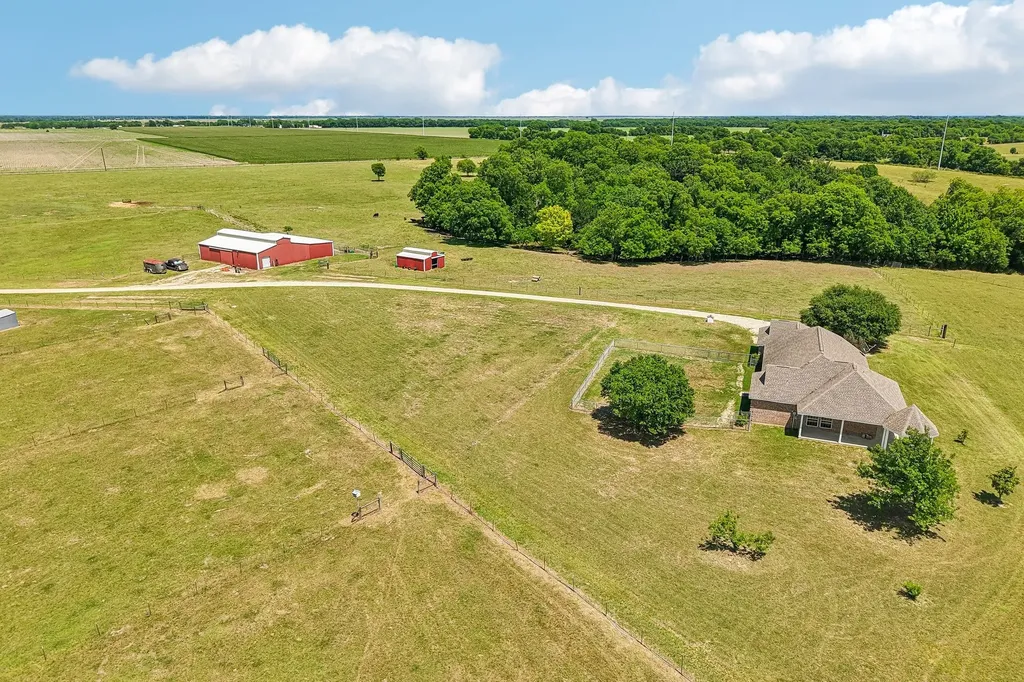 346 SE County Road 0090 Powell TX 75153
