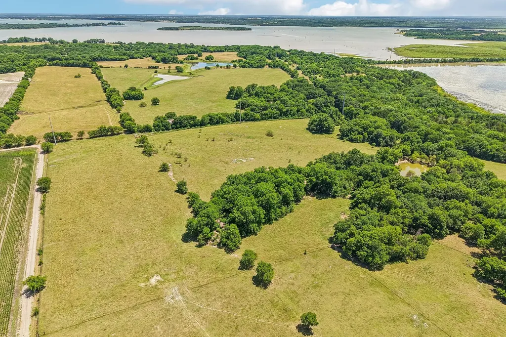 346 SE County Road 0090 Powell TX 75153