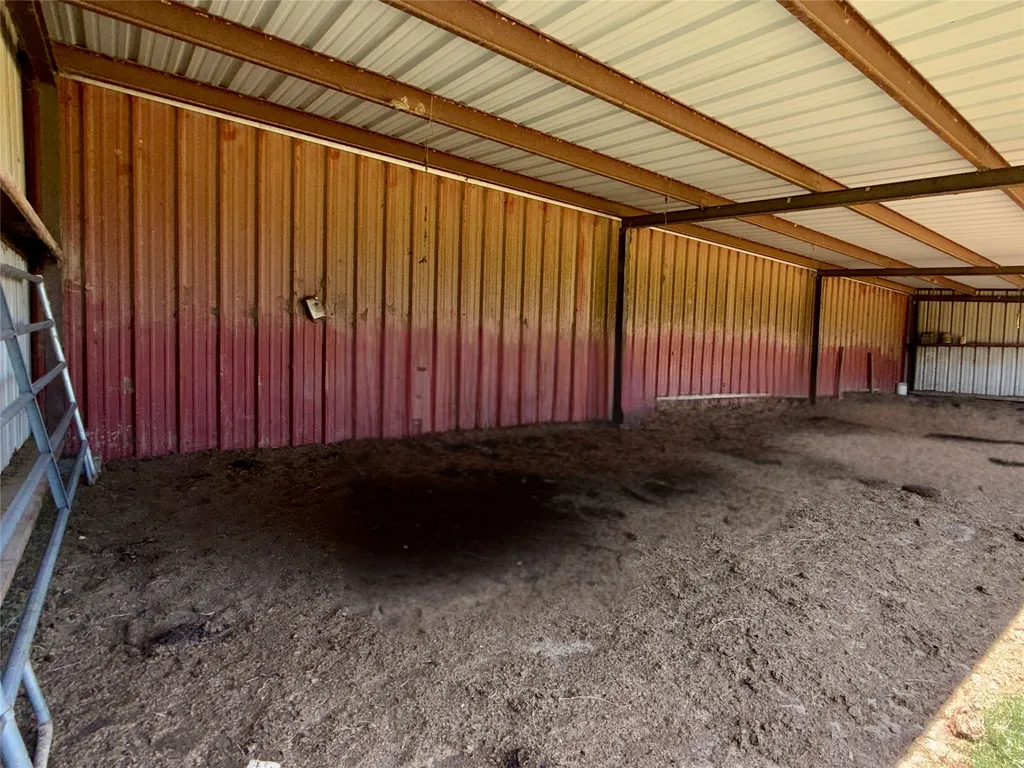 346 SE County Road 0090 Powell TX 75153