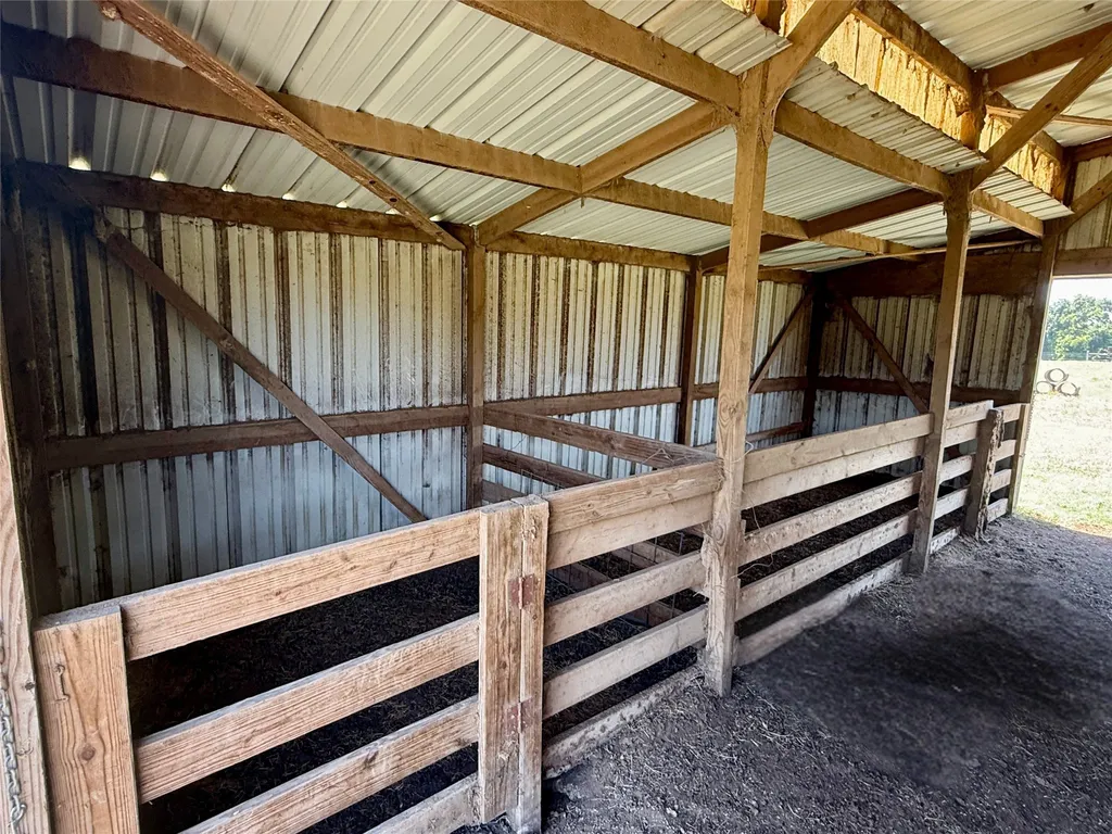 346 SE County Road 0090 Powell TX 75153