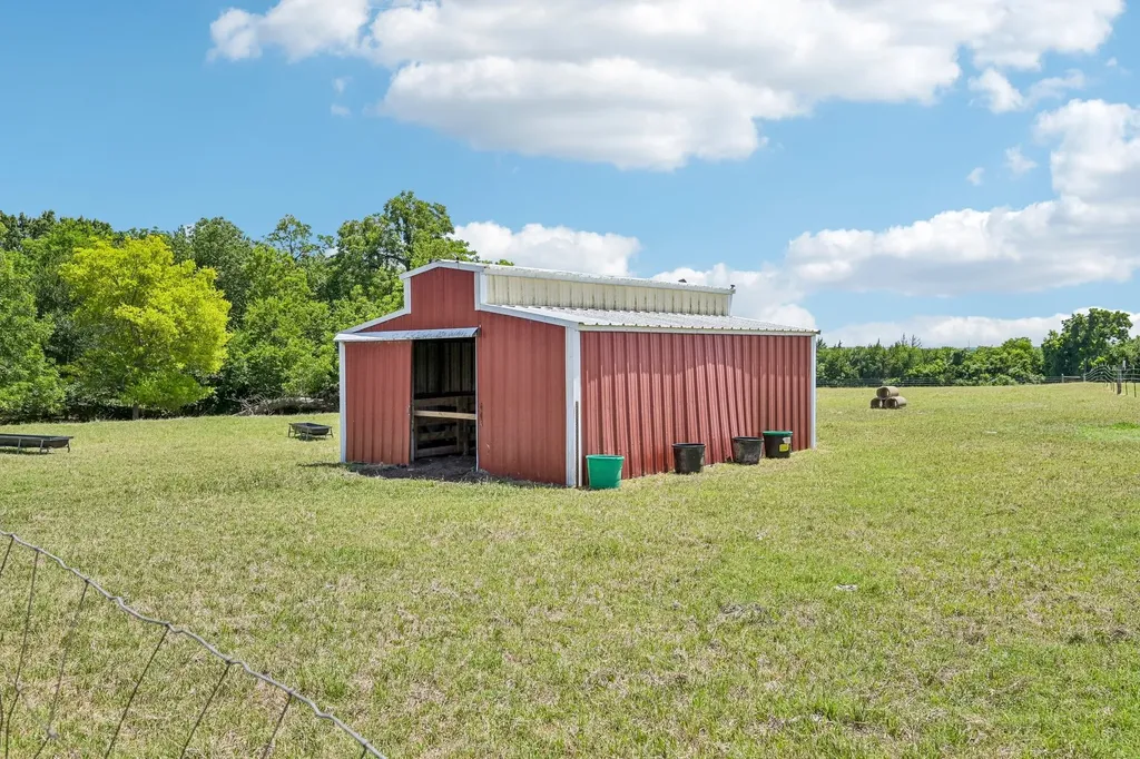 346 SE County Road 0090 Powell TX 75153