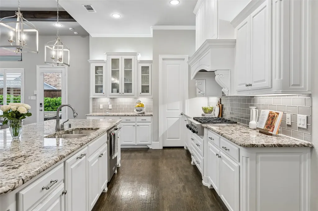 6611 Compton Court Frisco TX 75034