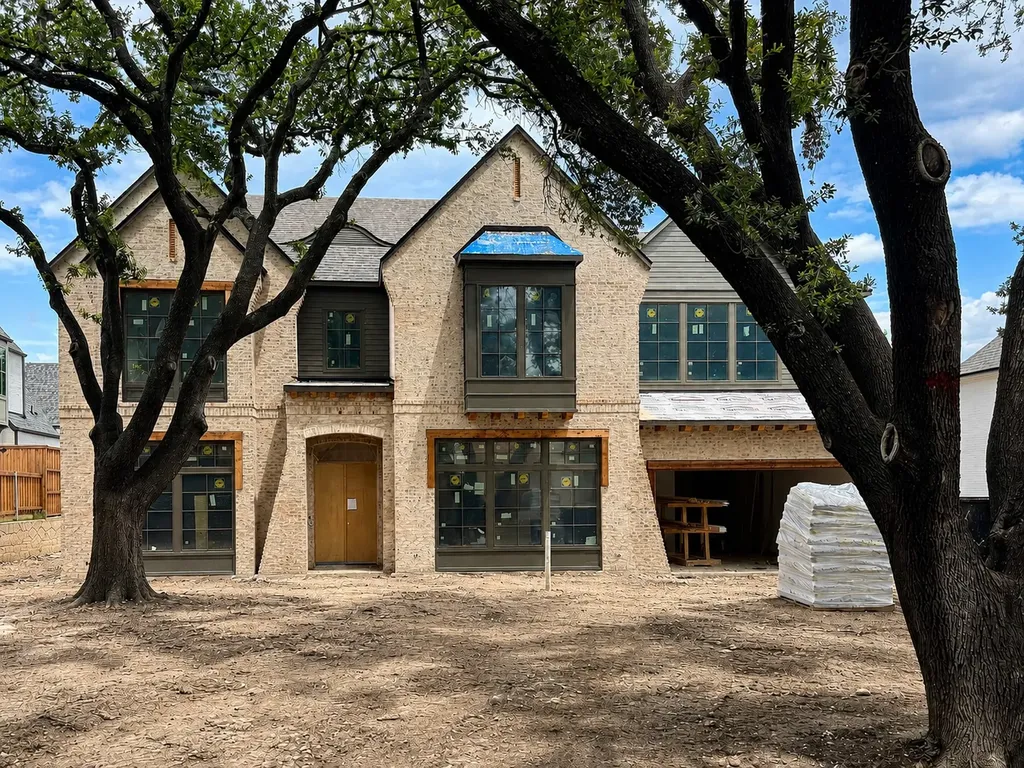 Dallas TX, 7215 Brennans Drive