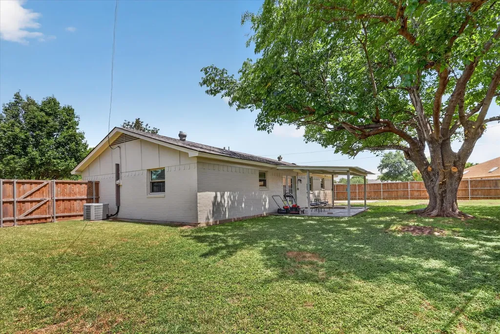 6200 Lalagray Lane Watauga TX 76148