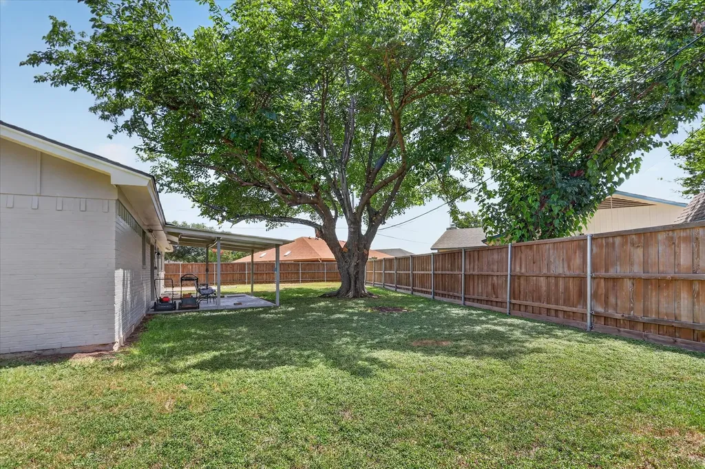 6200 Lalagray Lane Watauga TX 76148