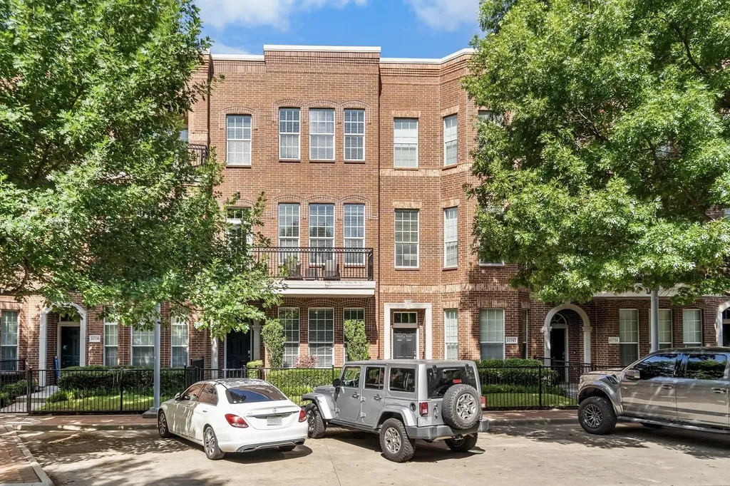 15743 Spectrum Drive Addison TX 75001