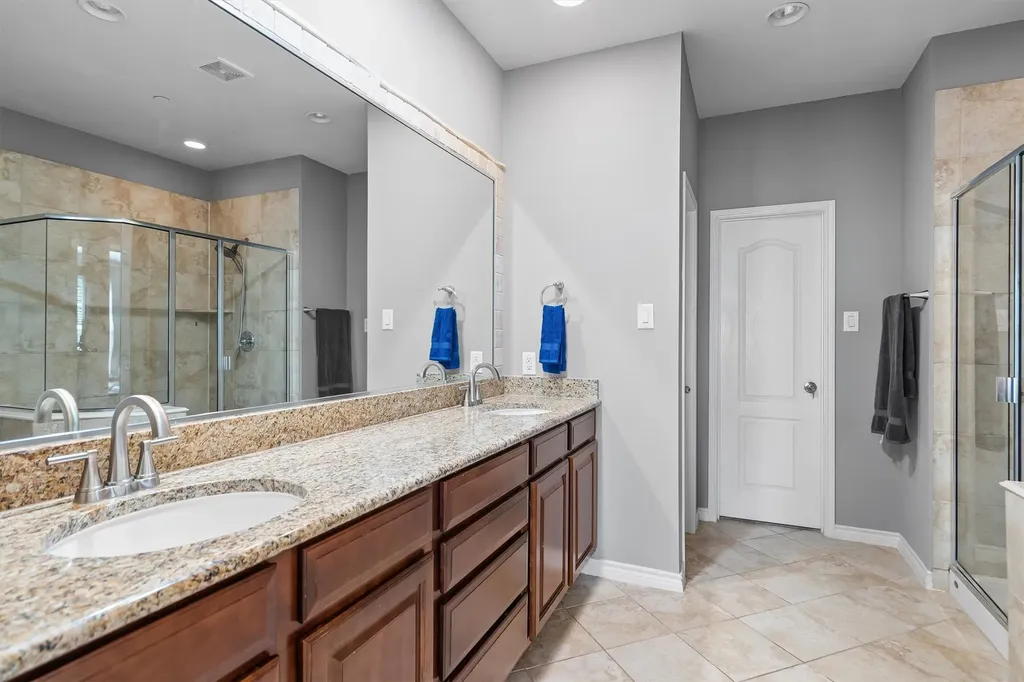 15743 Spectrum Drive Addison TX 75001