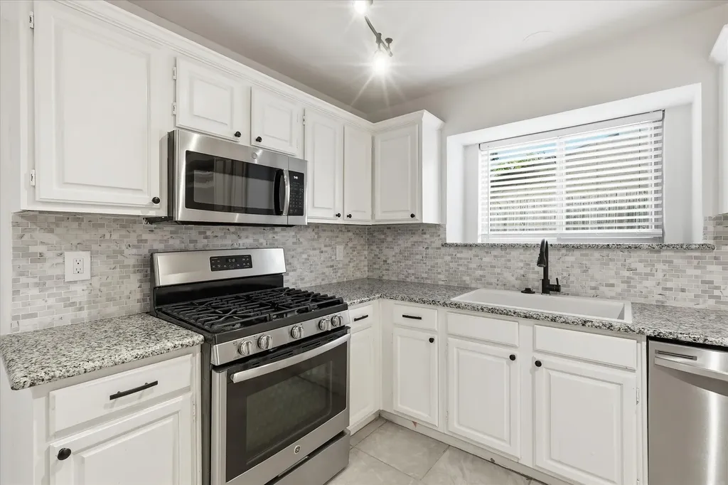 1824 Chatham Drive Flower Mound TX 75028