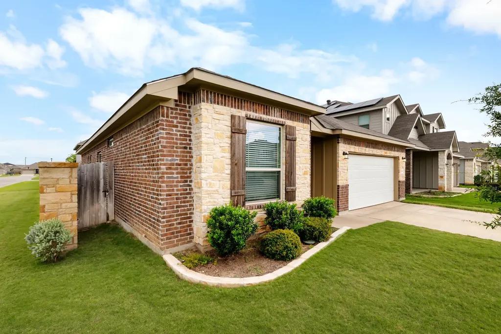 11233 Solar Street Waco TX 76655