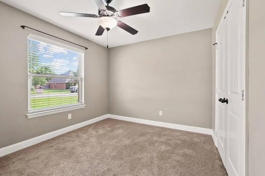 1208 Mary Ann Court Tioga TX 76271