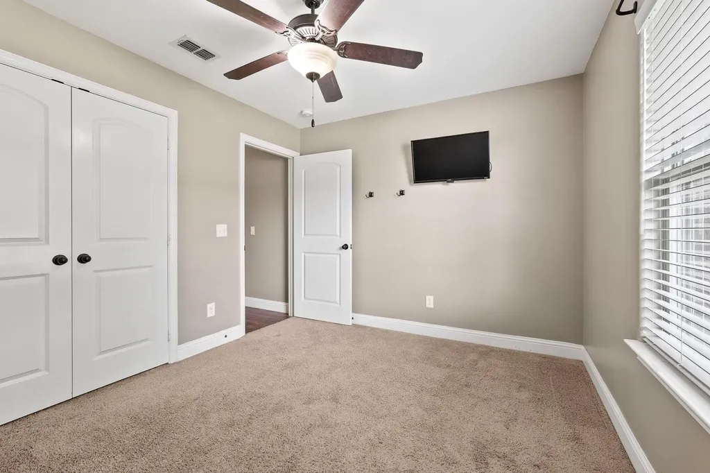 1208 Mary Ann Court Tioga TX 76271