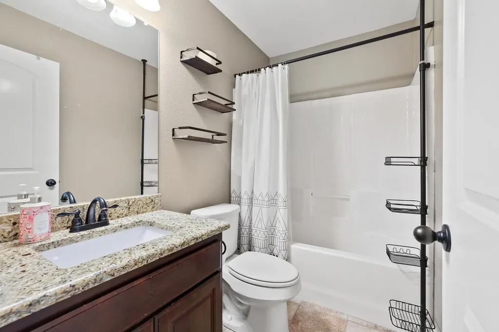 1208 Mary Ann Court Tioga TX 76271