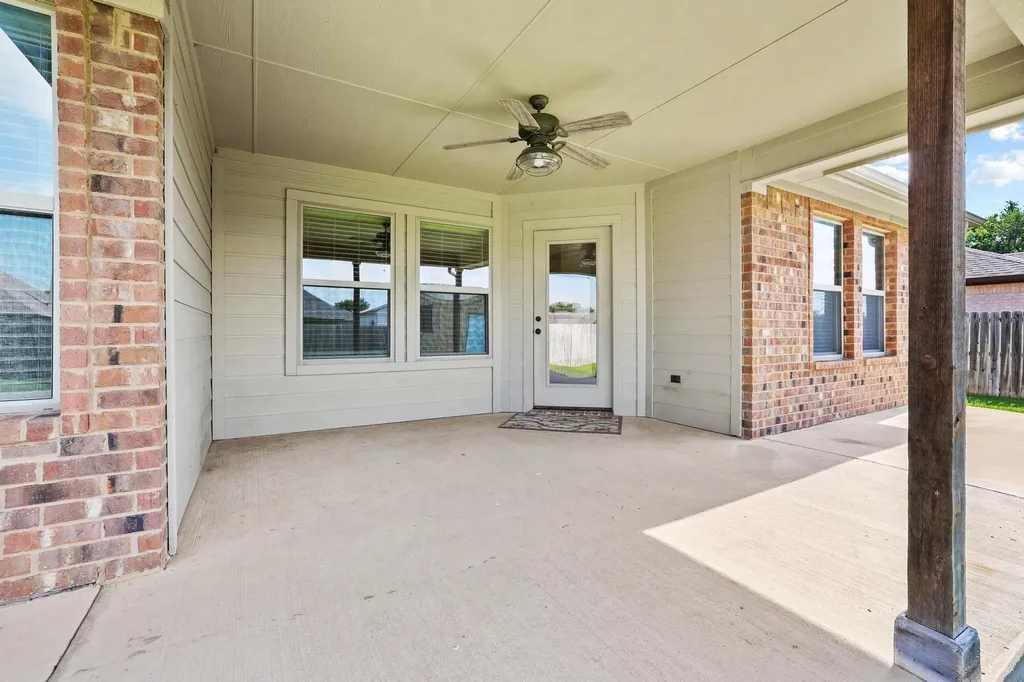1208 Mary Ann Court Tioga TX 76271