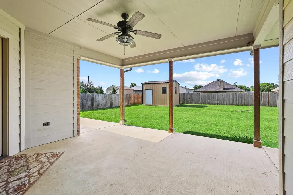 1208 Mary Ann Court Tioga TX 76271