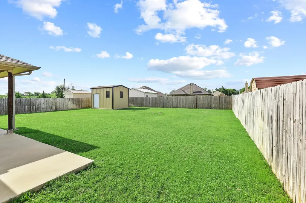 1208 Mary Ann Court Tioga TX 76271