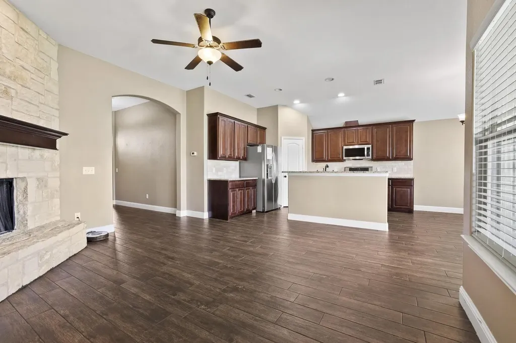 1208 Mary Ann Court Tioga TX 76271