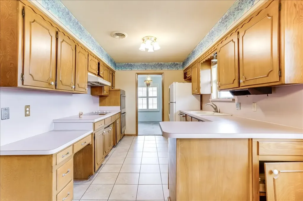1706 Stagecoach Drive Pantego TX 76013