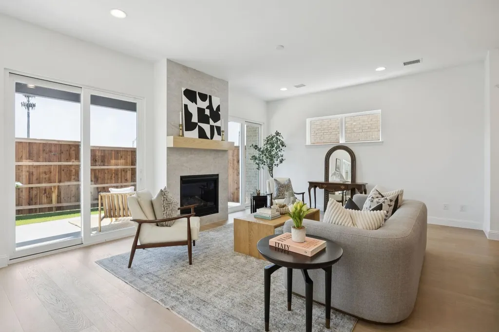 9348 Charlie Lane Dallas TX 75238