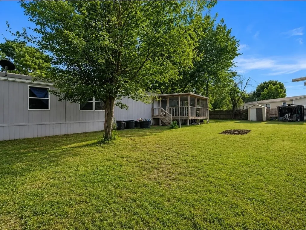 1909 Coral Road Pelican Bay TX 76020