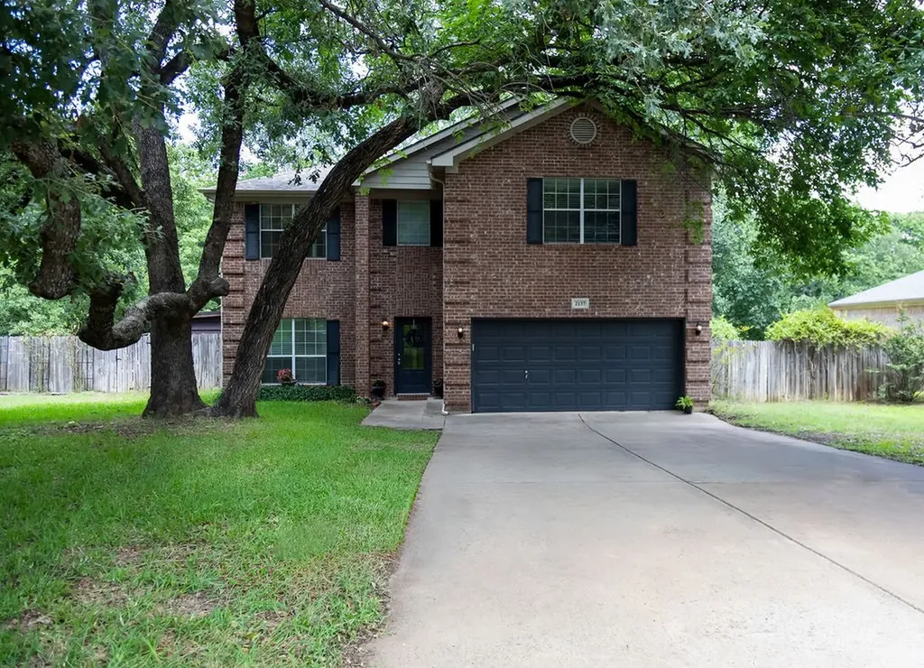 2137 Country Brook Drive Weatherford TX 76087