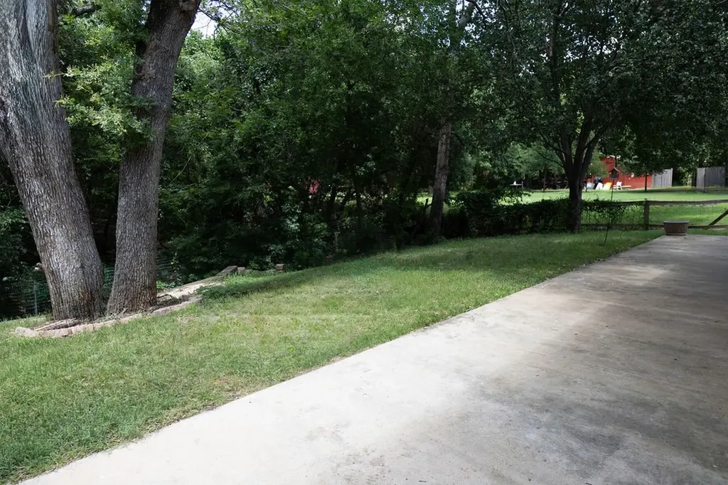 2137 Country Brook Drive Weatherford TX 76087