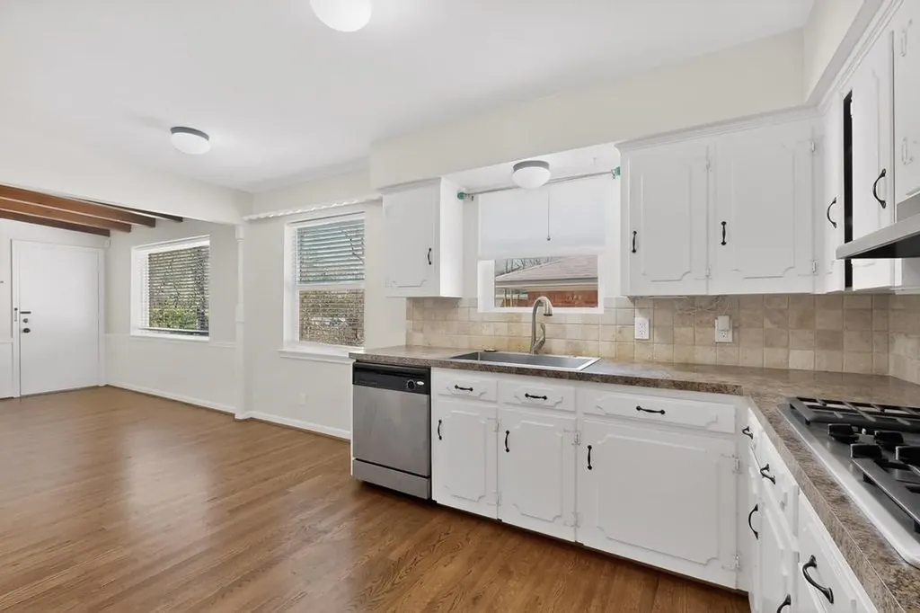 2120 Healey Drive Dallas TX 75228