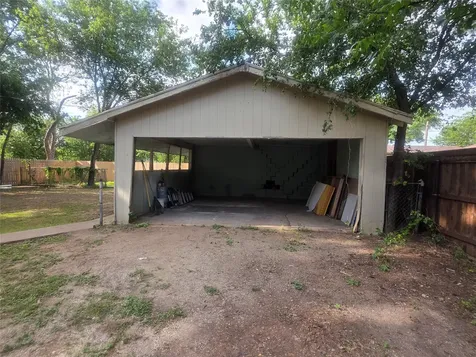 503 W Elm Street Olney TX 76374