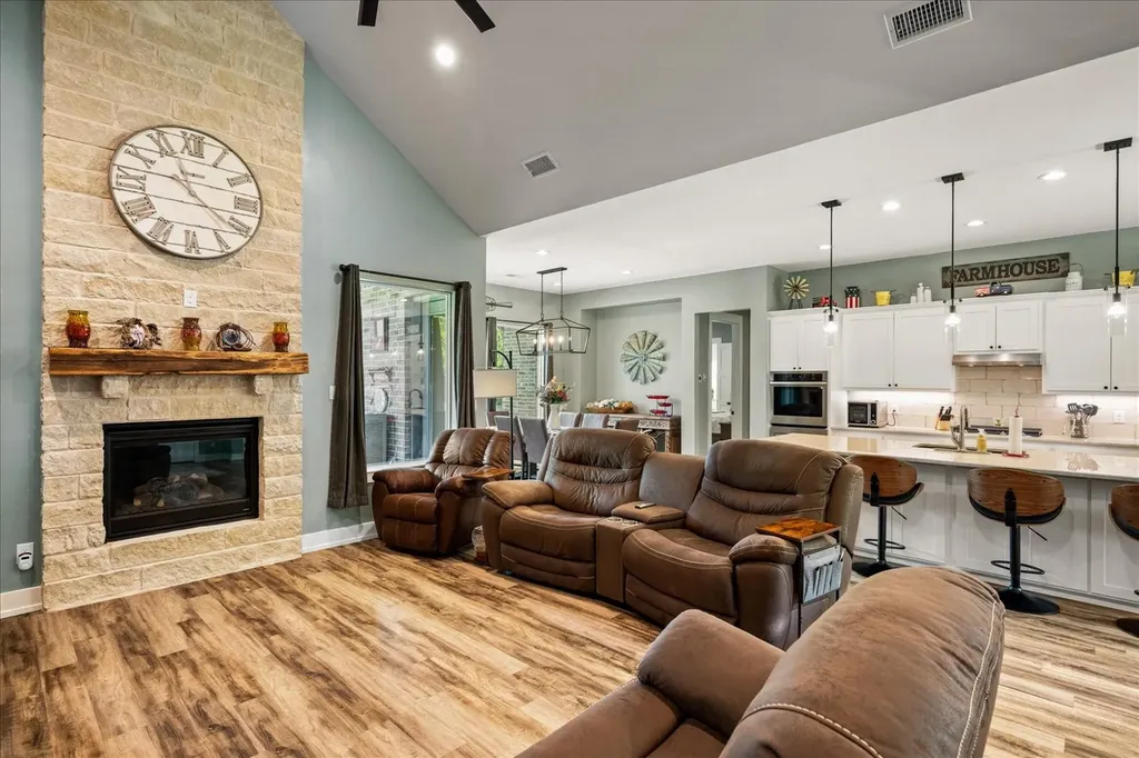 381 County Road 4945 Leonard TX 75452