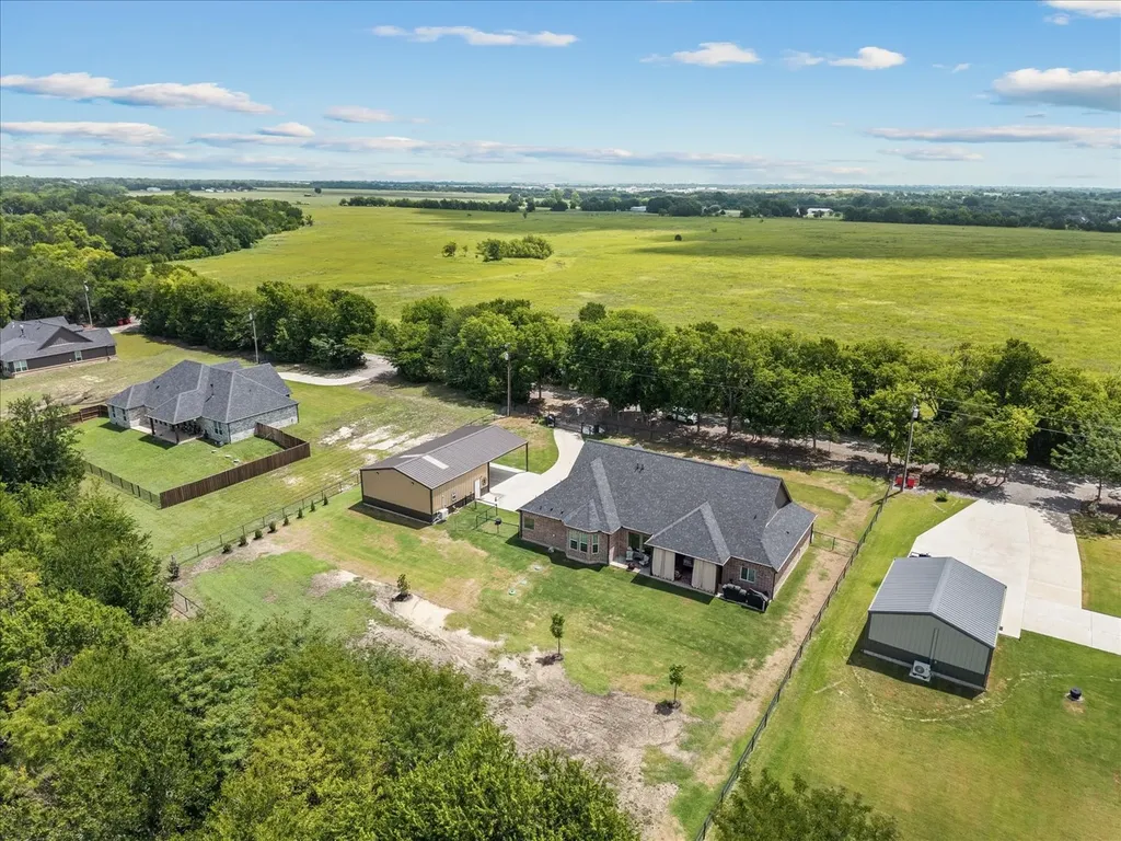 381 County Road 4945 Leonard TX 75452