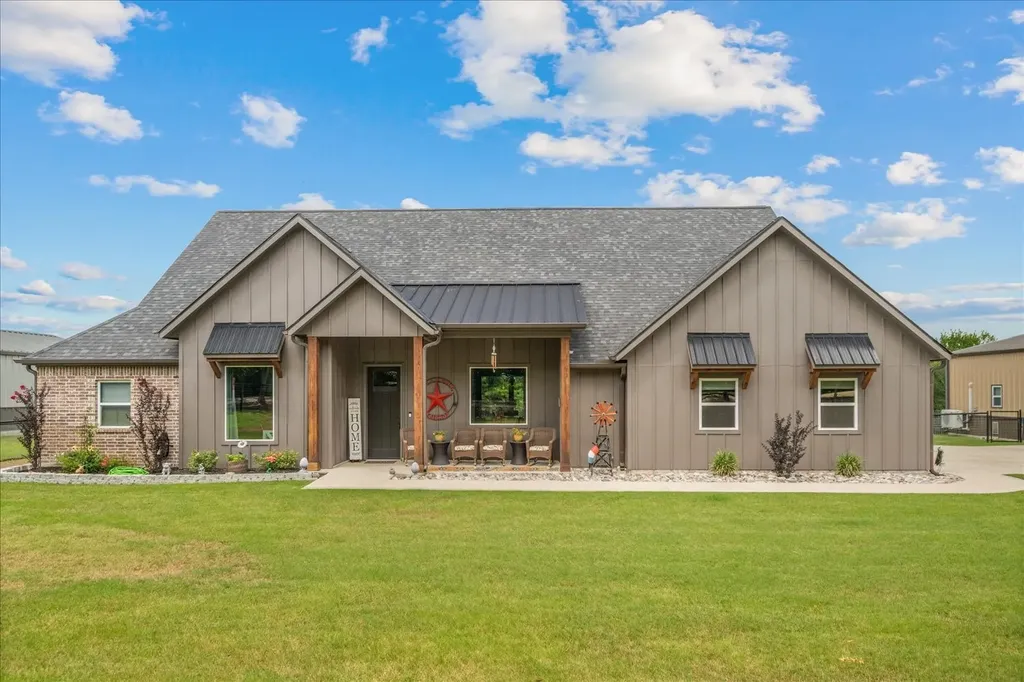 381 County Road 4945 Leonard TX 75452