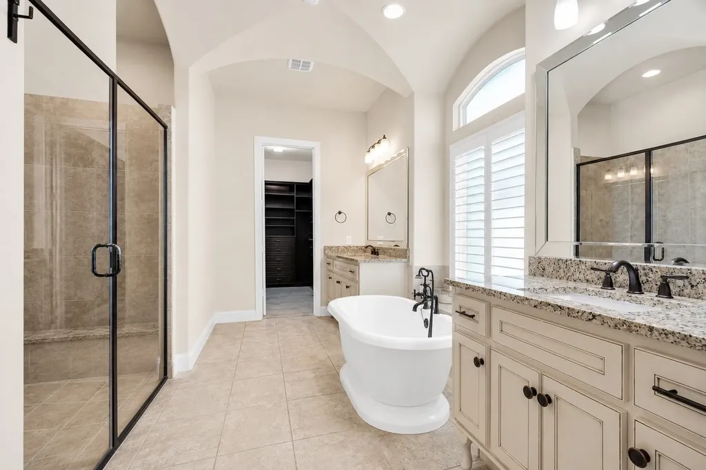 1115 Blue Lake Boulevard Arlington TX 76005