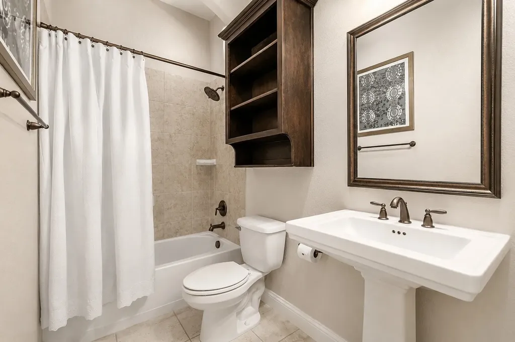 1115 Blue Lake Boulevard Arlington TX 76005