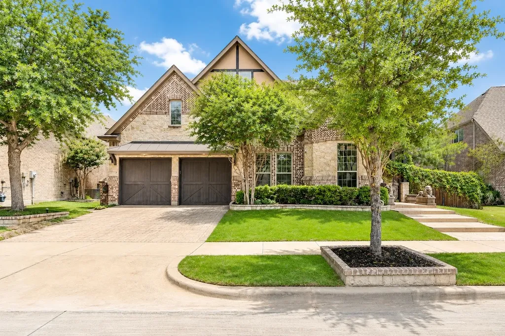 1115 Blue Lake Boulevard Arlington TX 76005