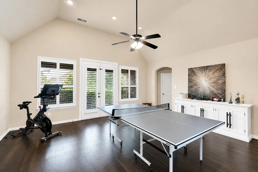 1115 Blue Lake Boulevard Arlington TX 76005