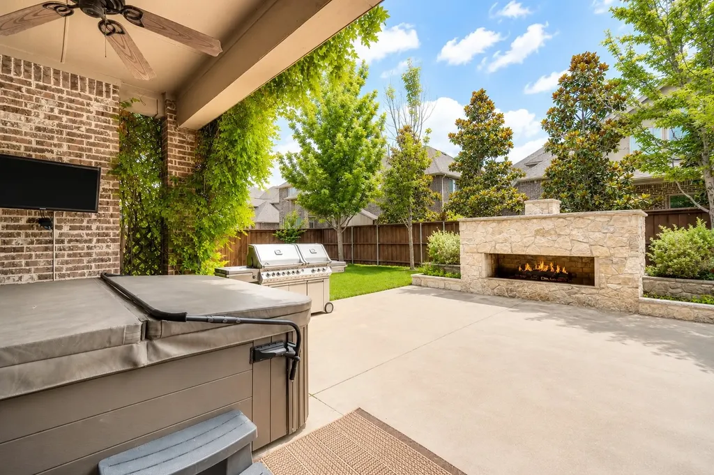 1115 Blue Lake Boulevard Arlington TX 76005