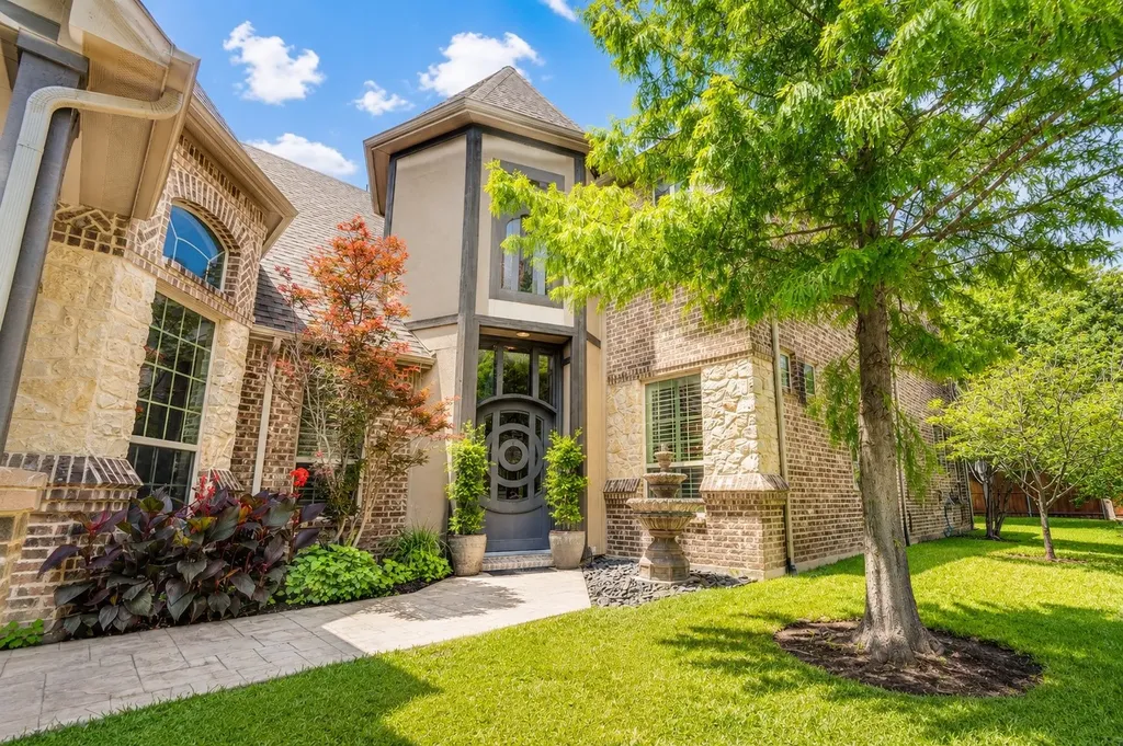 1115 Blue Lake Boulevard Arlington TX 76005