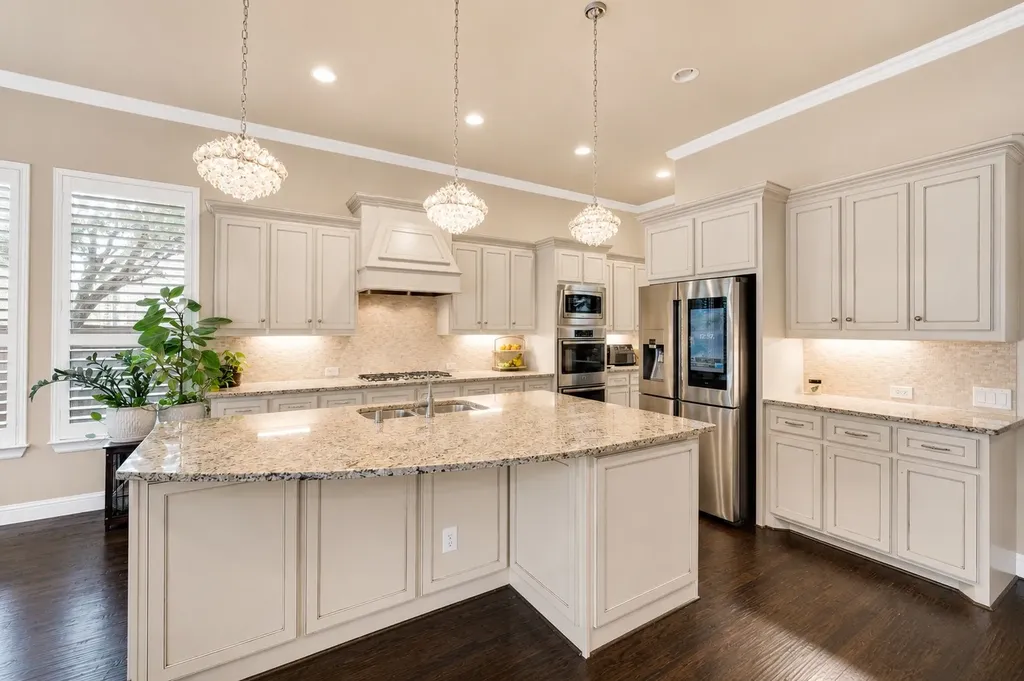 1115 Blue Lake Boulevard Arlington TX 76005