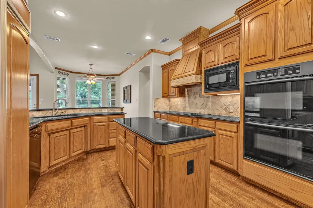 140 Eagles Peak Lane Double Oak TX 75077