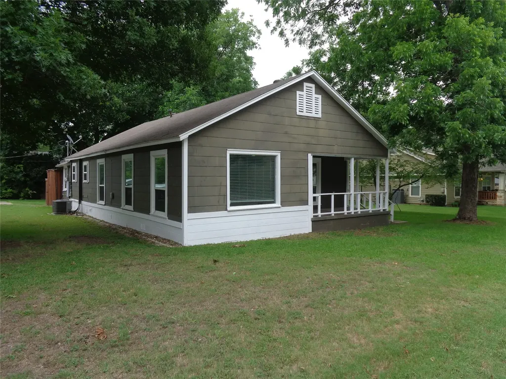 301 S 4th Street Grandview TX 76050