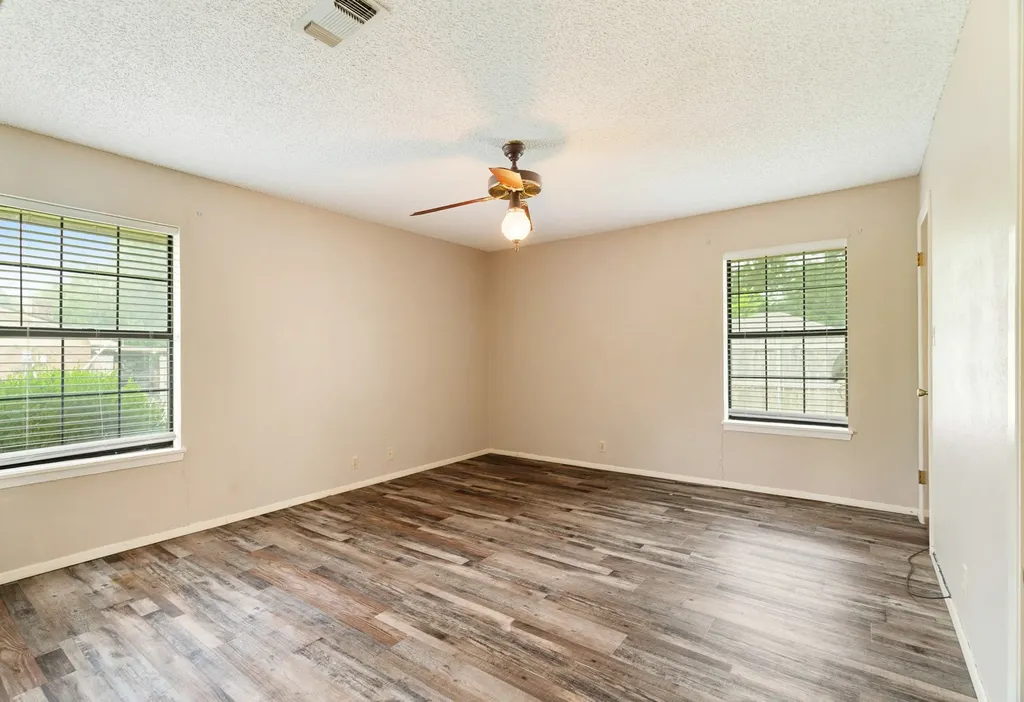 615 N Main Street Bogata TX 75417